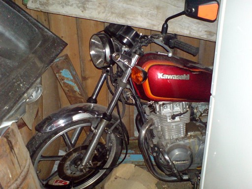 I stallet